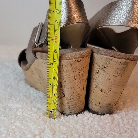 Clarks Artisan Womens Wedge - Picture 10 of 13